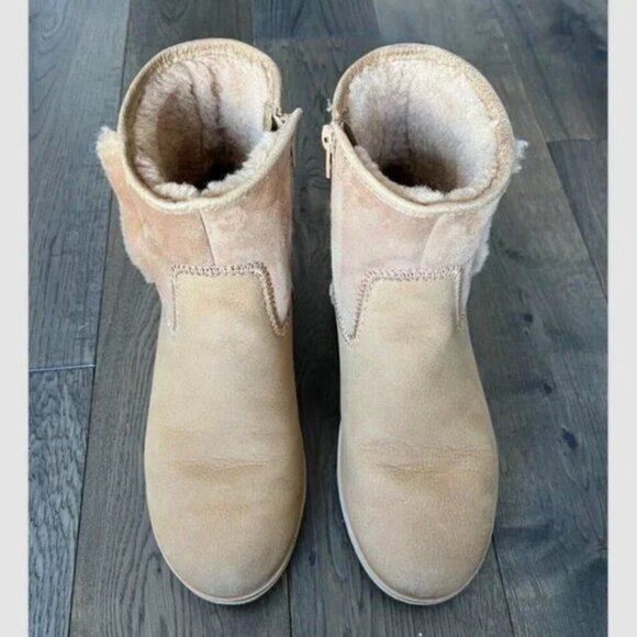 OluKai Pa'ina Hulu Shearling Suede Boots Size 8 Tan Short Zip Waterproof Cozy - Picture 3 of 9